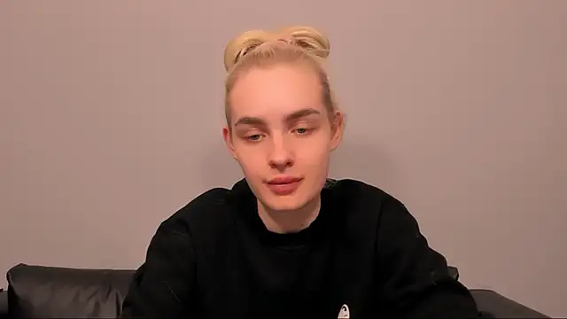 OliviaKisss online show from 02-23-26, 06:49