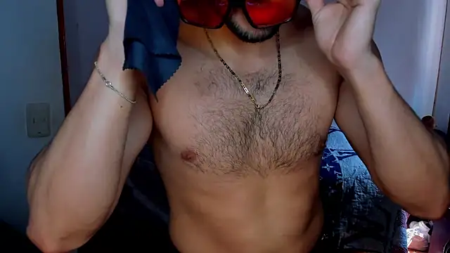 Snapshot of Tommy_Bred chatting on 02-28-26, 06:09 Tommy Bred online show from 02-28-26, 06:09