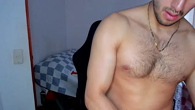 Snapshot of Tommy_Bred chatting on 03-09-26, 06:56 Tommy Bred online show from 03-09-26, 06:56