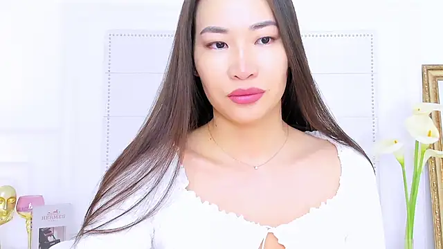 NaomiYuu online show from 03-19-25, 02:27