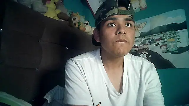 Snapshot of Valesh20 chatting on 10-18-25, 04:59 Valesh20 online show from 10-18-25, 04:59