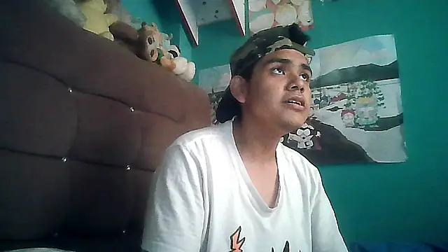 Snapshot of Valesh20 chatting on 10-19-25, 09:26 Valesh20 online show from 10-19-25, 09:26