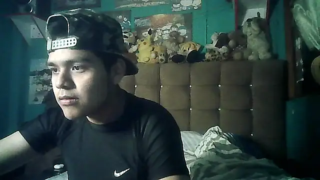 Snapshot of Valesh20 chatting on 10-28-25, 12:47 Valesh20 online show from 10-28-25, 12:47