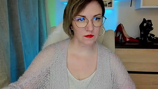 Snapshot of feliziaDesire chatting on 03-16-26, 03:05 feliziaDesire online show from 03-16-26, 03:05