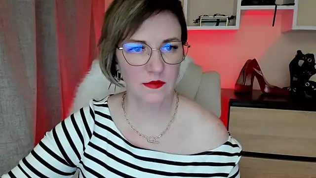 Snapshot of feliziaDesire chatting on 03-18-26, 07:06 feliziaDesire online show from 03-18-26, 07:06