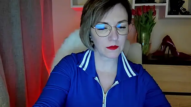 Snapshot of feliziaDesire chatting on 03-19-26, 02:21 feliziaDesire online show from 03-19-26, 02:21