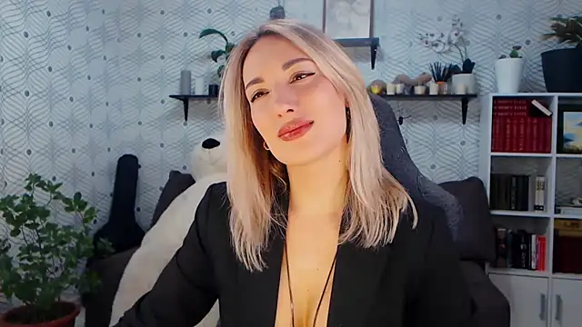 MillaXQueen online show from 02-26-26, 03:22