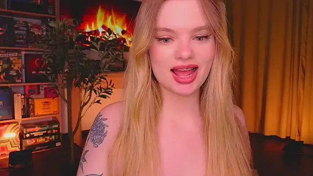 Snapshot of Hottie_Jane chatting on 10-12-25, 02:16 Hottie Jane online show from 10-12-25, 02:16