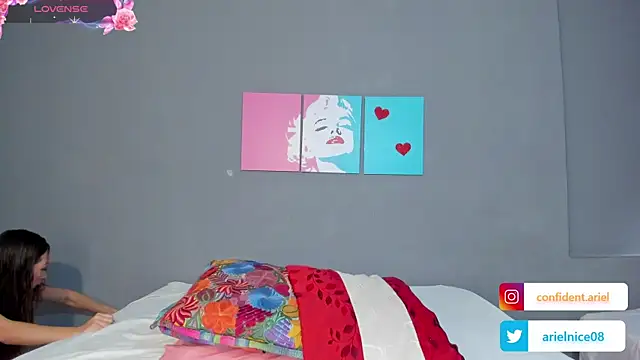 ariel35 online show from 02-07-25, 07:06