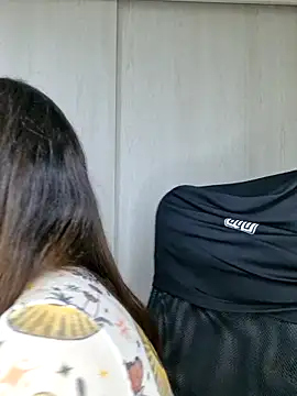 ariel35 online show from 10-12-25, 07:02