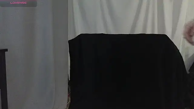 Mia G0ld online show from 01-11-26, 04:12