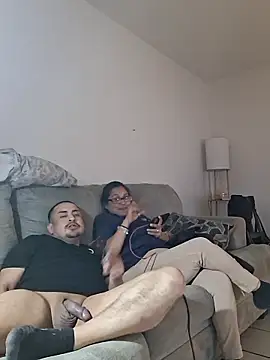 Snapshot of hungpenis210 chatting on 02-14-26, 05:37 hungpenis210 online show from 02-14-26, 05:37