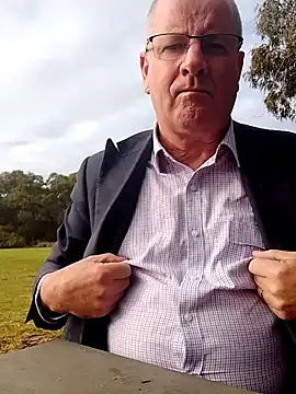 stiffandlubedxh online show from 10-13-25, 09:04