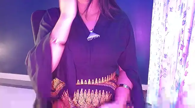 Snapshot of janifer001 chatting on 12-20-24, 01:03 janifer001 online show from 12-20-24, 01:03