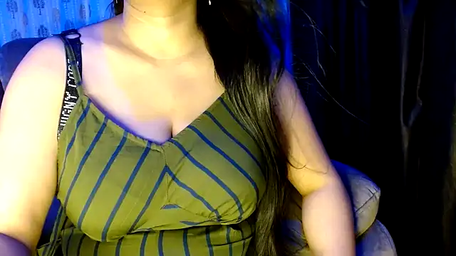 Snapshot of janifer001 chatting on 10-16-25, 04:52 janifer001 online show from 10-16-25, 04:52