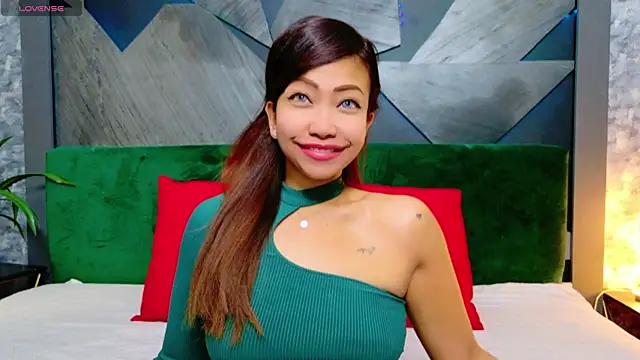 Snapshot of ElyaQuinn chatting on 12-13-24, 10:30 ElyaQuinn online show from 12-13-24, 10:30