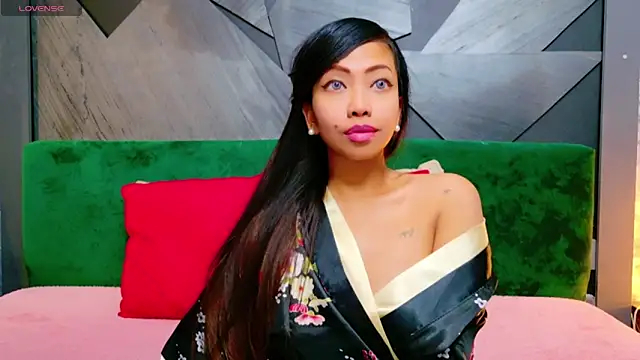 ElyaQuinn online show from 10-10-25, 06:56