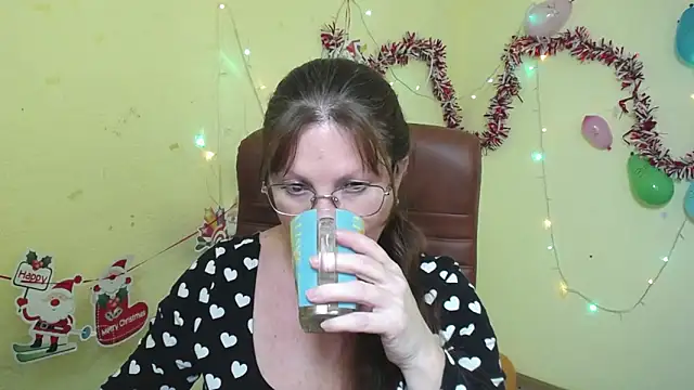 VanessaHotts online show from 01-13-25, 03:26