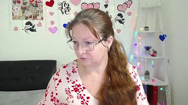 VanessaHotts online show from 01-28-25, 06:05