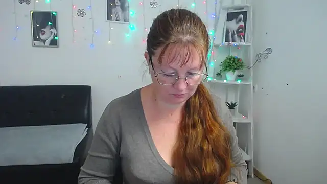 VanessaHotts online show from 09-20-25, 05:08