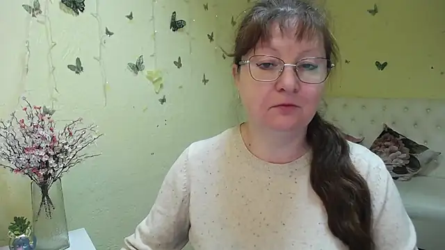 VanessaHotts online show from 05-04-26, 05:03