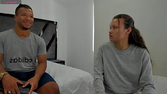 AnnieAndStefan online show from 12-03-24, 12:49