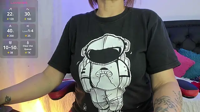 Snapshot of lonely_shewolf chatting on 03-01-25, 06:43 lonely shewolf online show from 03-01-25, 06:43