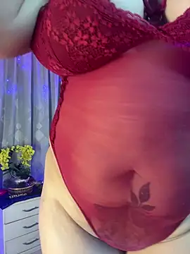 Snapshot of lonely_shewolf chatting on 09-19-25, 09:48 lonely shewolf online show from 09-19-25, 09:48