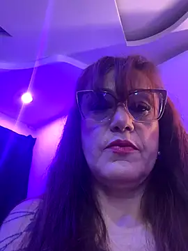 Snapshot of lonely_shewolf chatting on 10-14-25, 05:03 lonely shewolf online show from 10-14-25, 05:03