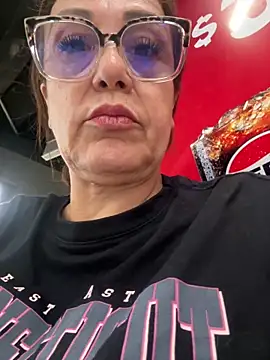 Snapshot of lonely_shewolf chatting on 02-17-26, 06:03 lonely shewolf online show from 02-17-26, 06:03