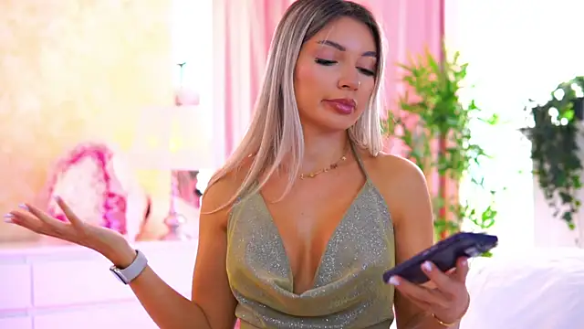 Snapshot of ArtTeasee chatting on 09-30-25, 09:03 ArtTeasee online show from 09-30-25, 09:03