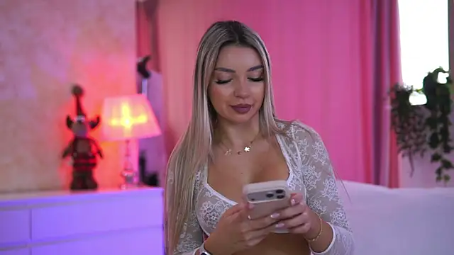 ArtTeasee online show from 12-15-25, 09:24