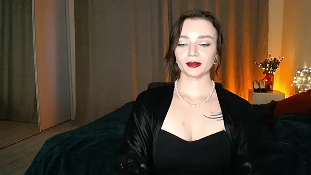 Snapshot of Shadow_Passion chatting on 12-19-24, 10:45 Shadow Passion online show from 12-19-24, 10:45