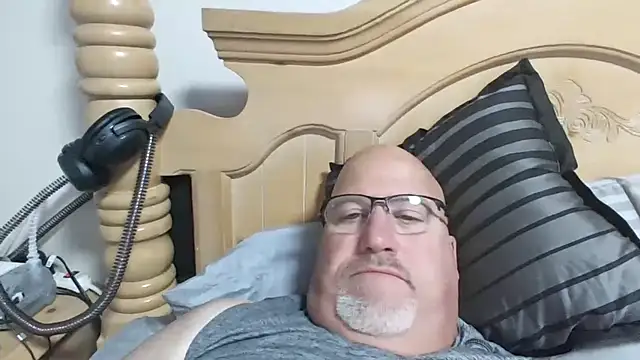 Bigbear0563 online show from 09-30-25, 04:23