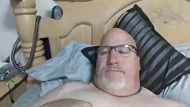 Bigbear0563 online show from 10-15-25, 04:18