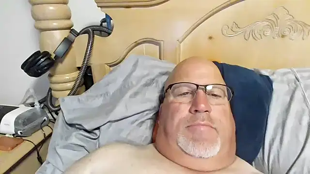 Snapshot of Bigbear0563 chatting on 06-17-26, 04:41 Bigbear0563 online show from 06-17-26, 04:41
