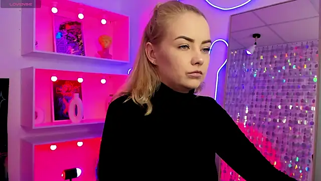 StephanieSweety online show from 05-10-26, 06:57
