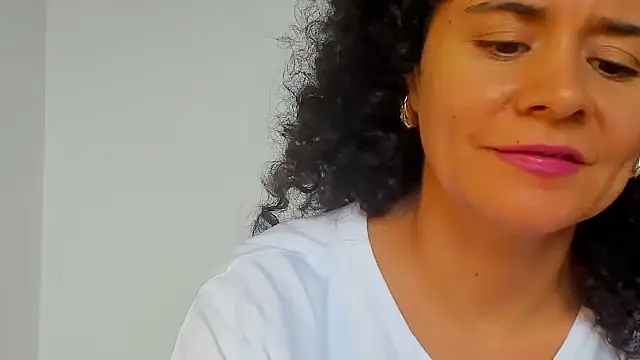 Sami Hotie1 online show from 09-18-25, 08:44