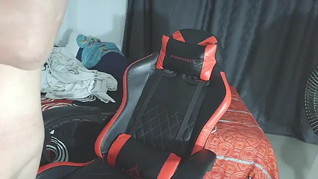 Snapshot of aresholland chatting on 03-13-26, 03:24 aresholland online show from 03-13-26, 03:24