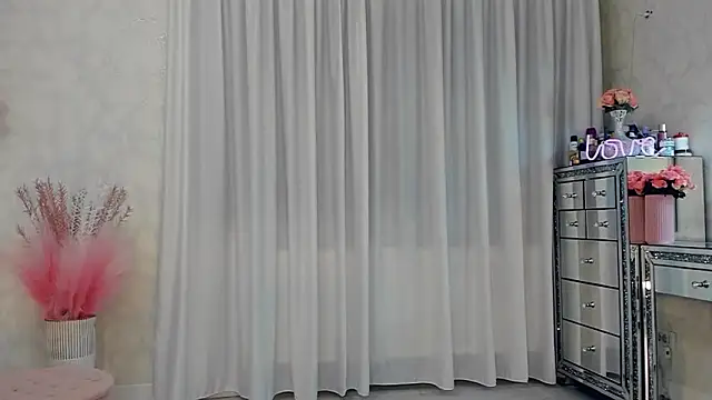 Snapshot of SeductiveButterfly chatting on 04-29-26, 09:21 SeductiveButterfly online show from 04-29-26, 09:21