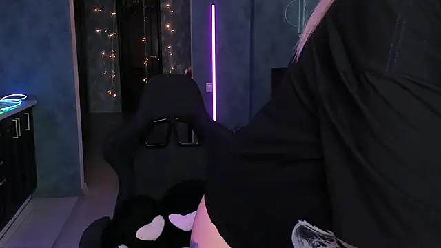 Blckmirrorr online show from 05-11-26, 12:11