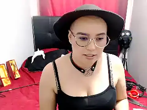 TamySweetness online show from 12-23-24, 07:20