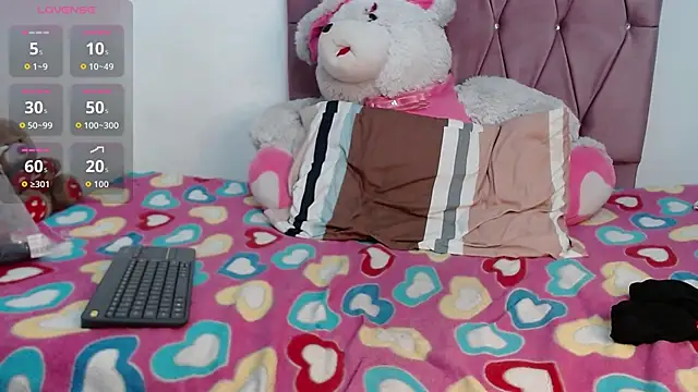 Snapshot of Zara_jay001 chatting on 12-14-25, 10:14 Zara jay001 online show from 12-14-25, 10:14