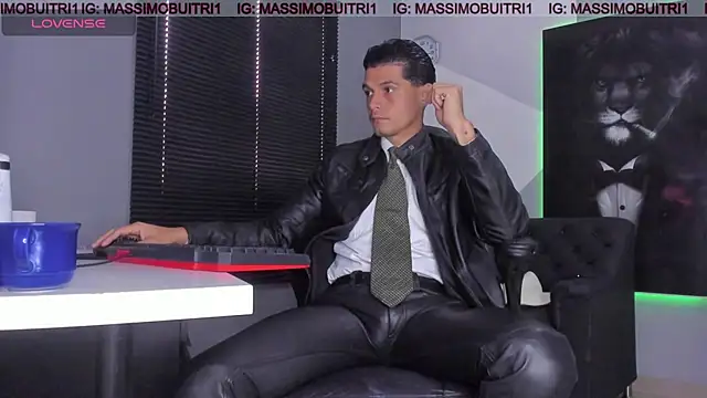 Snapshot of massimo_g chatting on 11-08-25, 12:49 massimo g online show from 11-08-25, 12:49