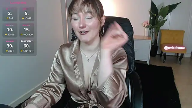 Crystal-dreamt online show from 05-13-26, 01:30