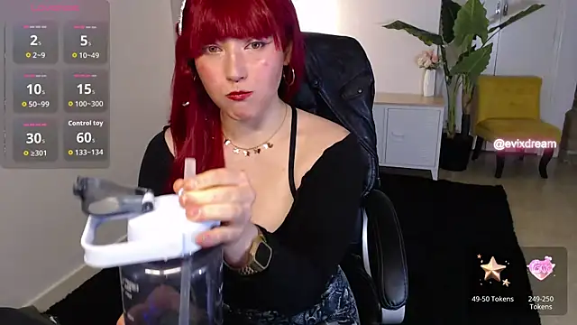 Crystal-dreamt online show from 05-17-26, 01:07