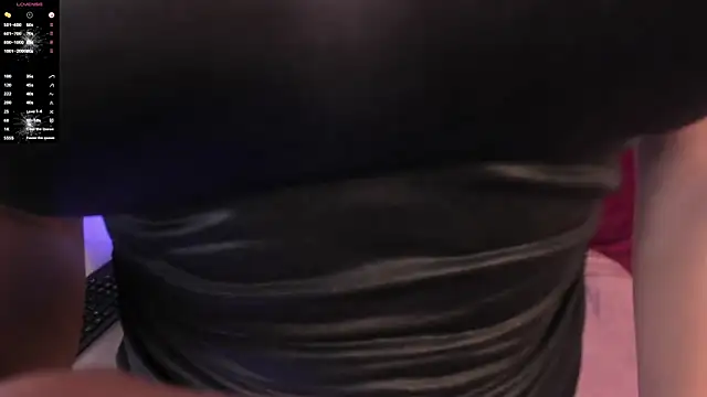 Snapshot of sharon_pretty12 chatting on 02-01-25, 07:36 sharon pretty12 online show from 02-01-25, 07:36