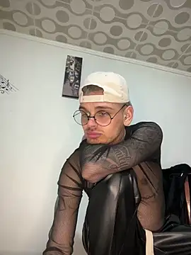 MariusL91908844 online show from 02-01-26, 05:55