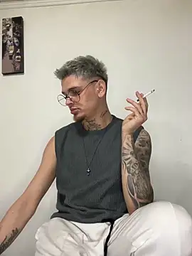 MariusL91908844 online show from 02-10-26, 07:07