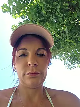 JuneLaFrenchie online show from 06-25-26, 01:48